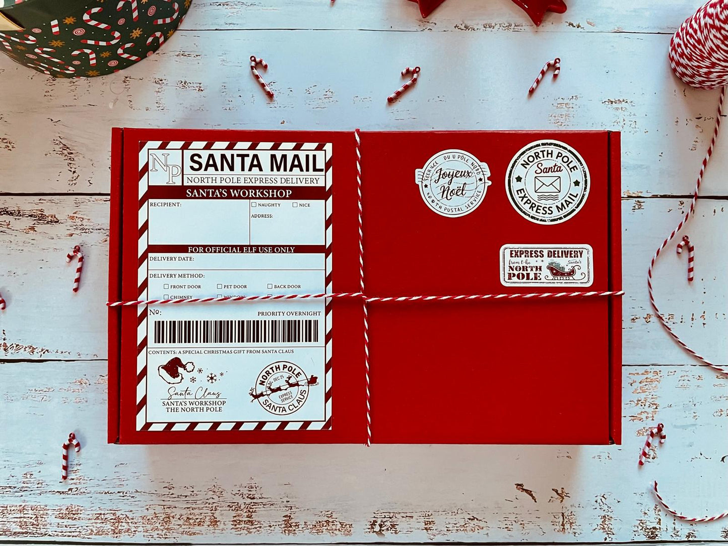 ✨ La Box Mystère de Noël – Livre surprise & douceurs hivernales