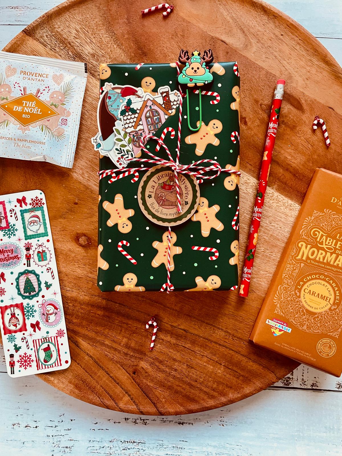 ✨ La Box Mystère de Noël – Livre surprise & douceurs hivernales